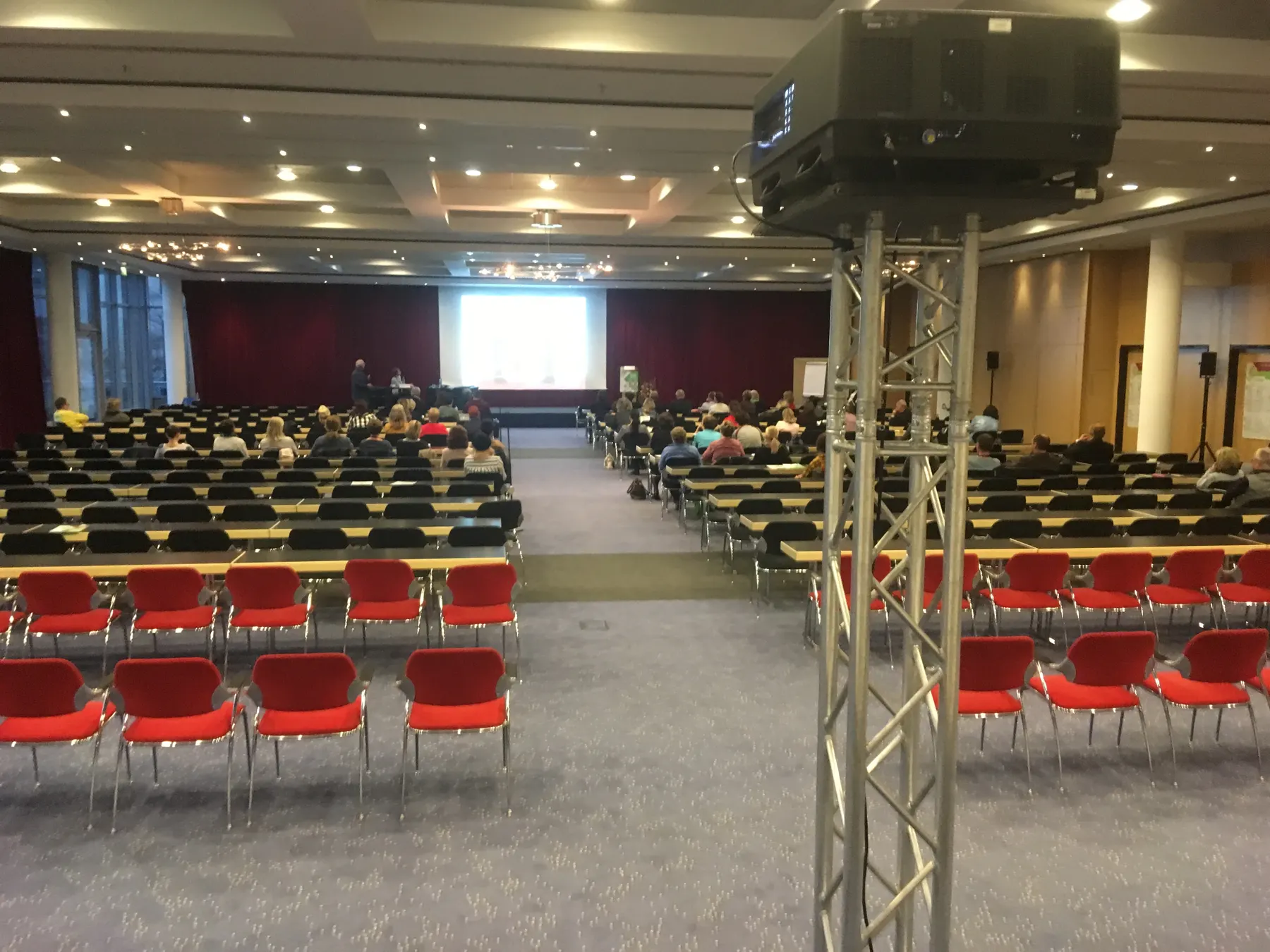 Konferenzsaal mit Bestuhlung